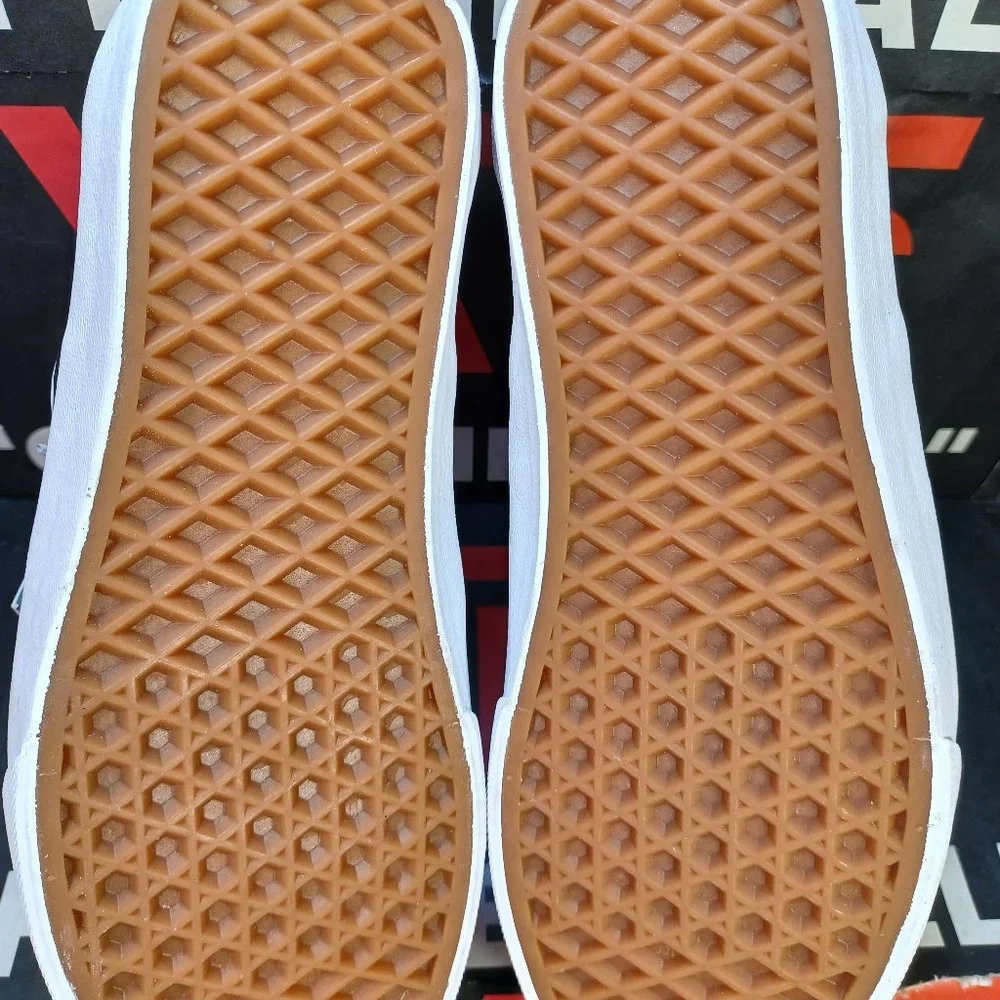 Vans Men's 3.5/Women's 5 Classic Slip-On Breast Cancer Awareness